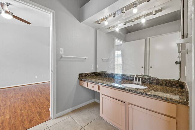 Building Photo - 8055 Cambridge St