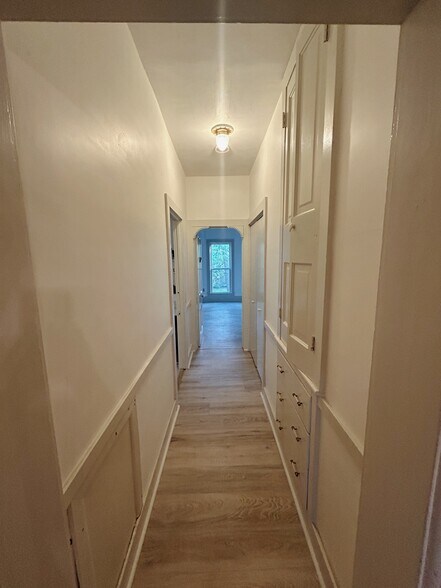 Primary Photo - 214 N Hambden St