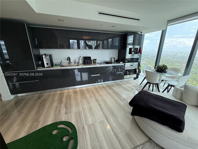 Building Photo - 1451 Brickell Ave