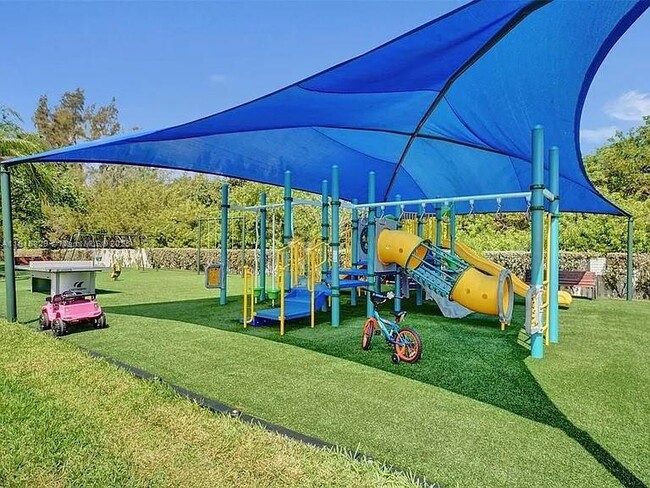 Building Photo - 1055 Yellow Birch Terrace