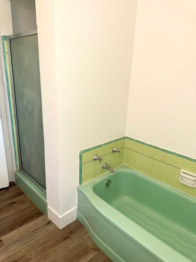 Building Photo - 3874 Arden Dr S