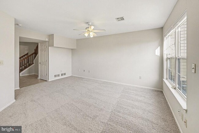 Building Photo - 156 Sparrow Rd