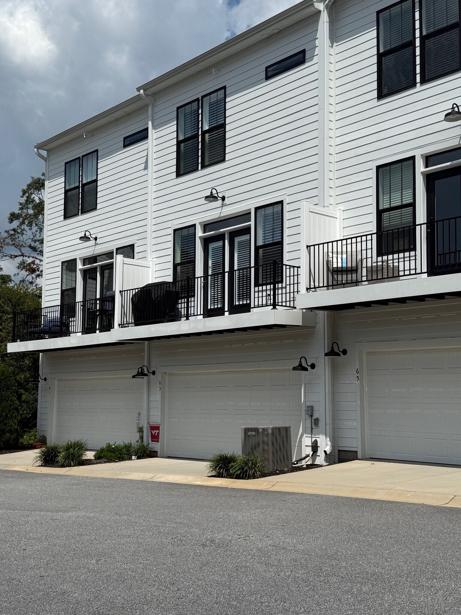 Building Photo - 63 Millside Cir
