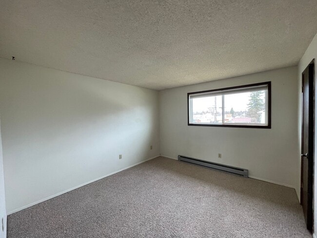 Building Photo - 1703 E Cataldo Ave