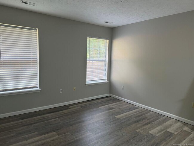 Building Photo - 146 Rain Tree Way