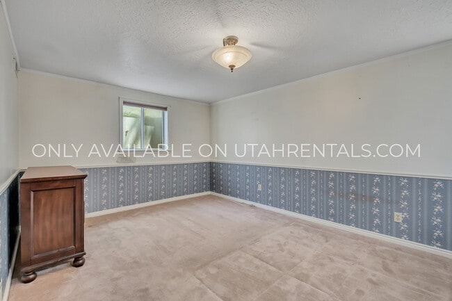 Building Photo - 485 E 1150 N