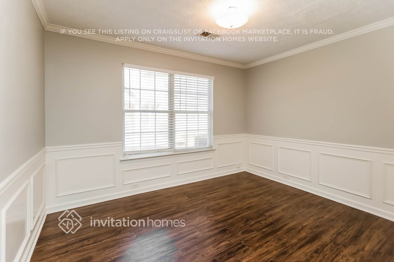 Building Photo - 28 Whitlock Square SW