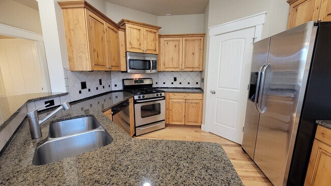 Building Photo - 3993 N Heritage View Ave