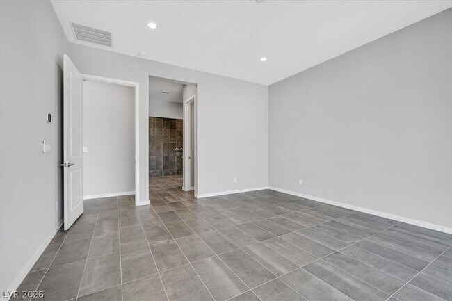 Building Photo - 3367 Stone View Ave