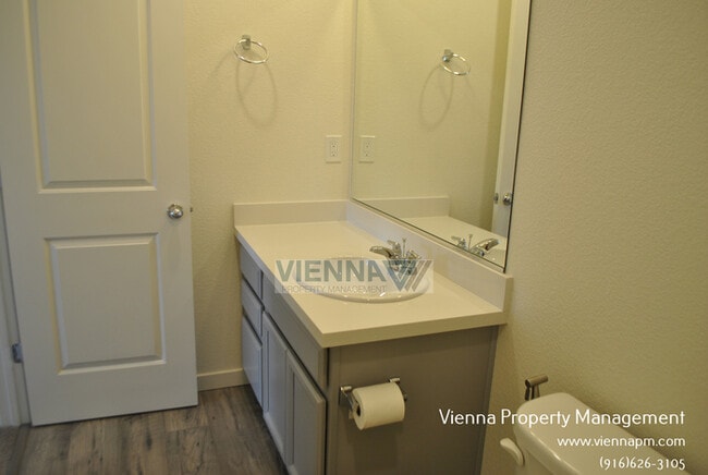 Building Photo - 3057 Pruett Dr