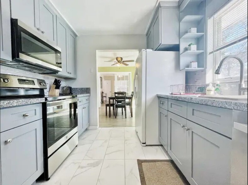 Building Photo - 1078 58th Ave S