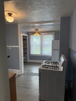 Building Photo - 276 Merriman Rd