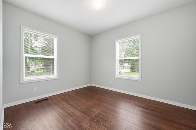 Building Photo - 560 E Highland St