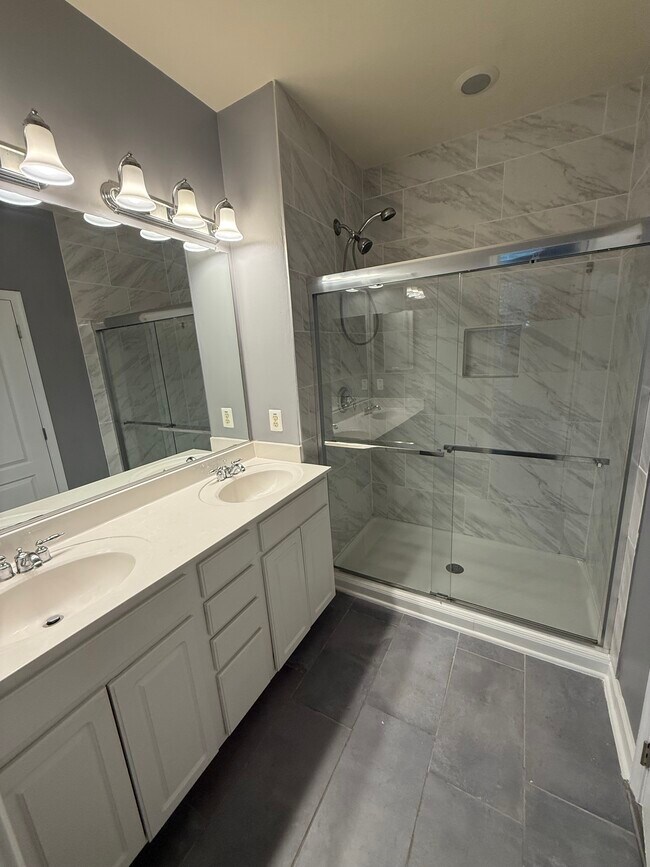 Building Photo - 5540 Lanier Ave