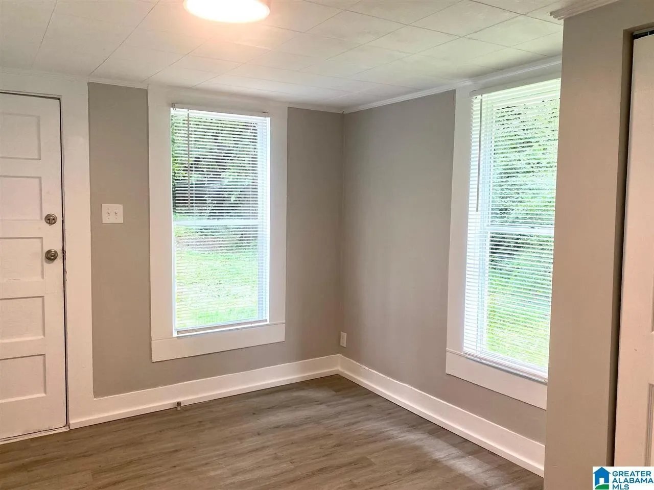 Building Photo - 917 School Terrace