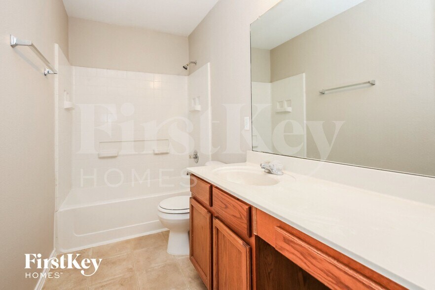 Building Photo - 524 King St