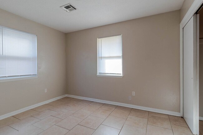 Building Photo - Spacious 3BD/1.BTH Home in Spencer