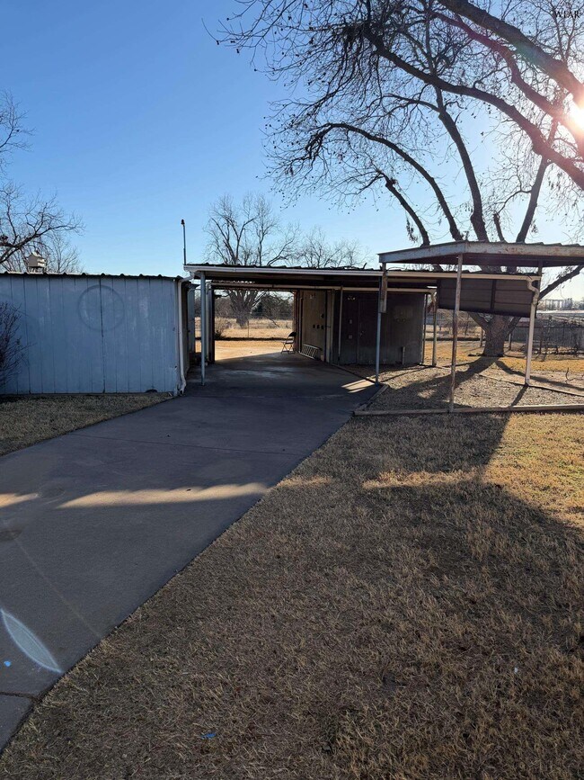 Building Photo - 1019 Harris Ln