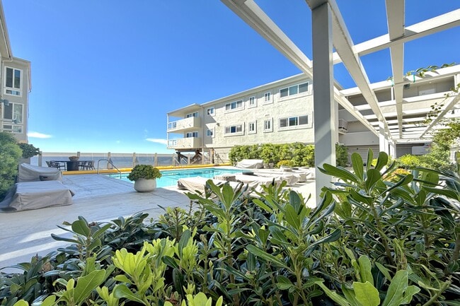 Building Photo - 22626 CA-1