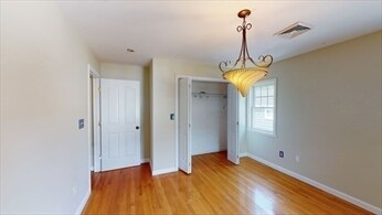 Building Photo - 8 Brandley Rd