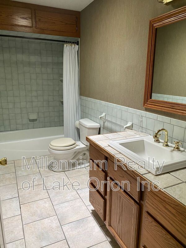 Building Photo - 2493 S Ortonville Rd