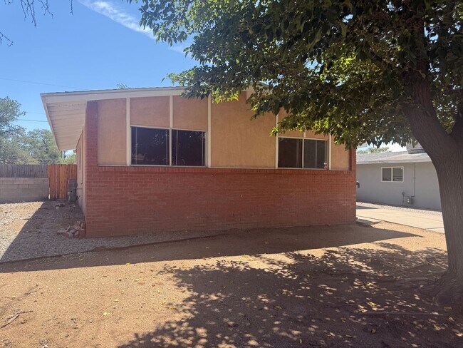 Building Photo - 11424 Faye Ave NE
