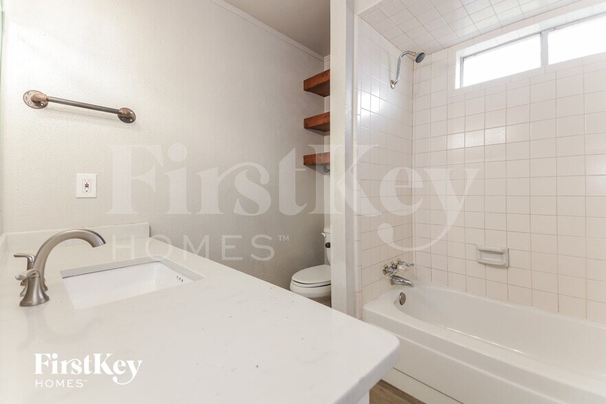 Building Photo - 6309 Topaz Way