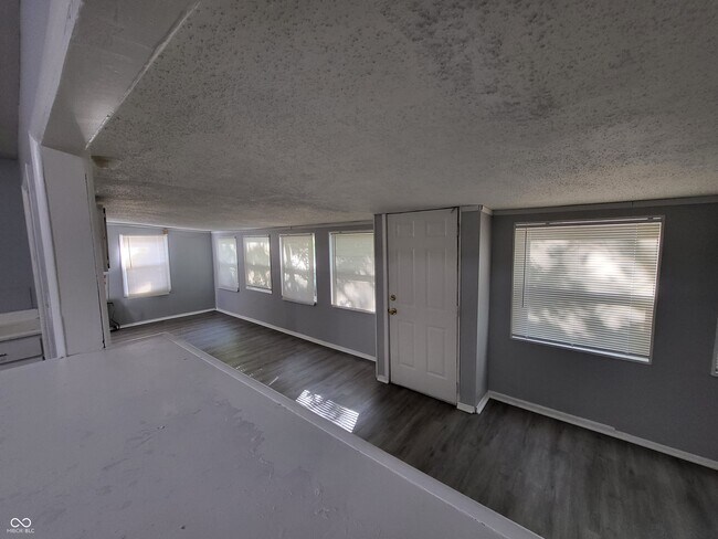 Building Photo - 4113 Diller Dr