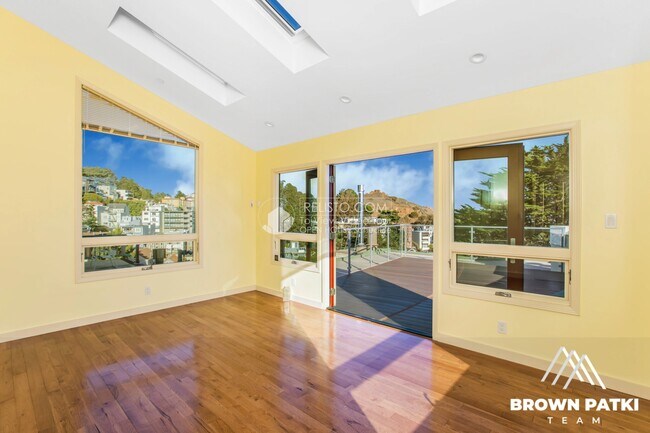 Building Photo - 84 Levant St