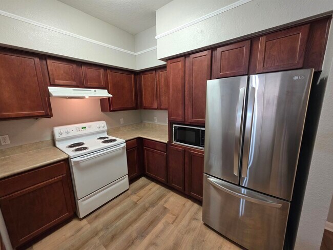 Building Photo - 2801 Chancellorsville Dr