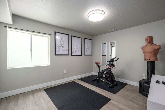 Building Photo - Beautiful Home In Clinton Area!