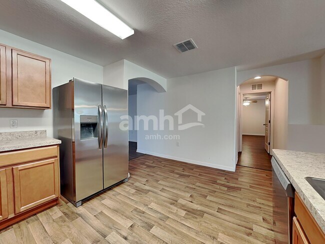 Building Photo - 733 Chatham Walk