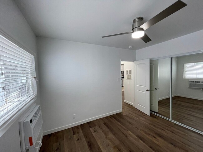 Building Photo - 4962 S Centinela Ave