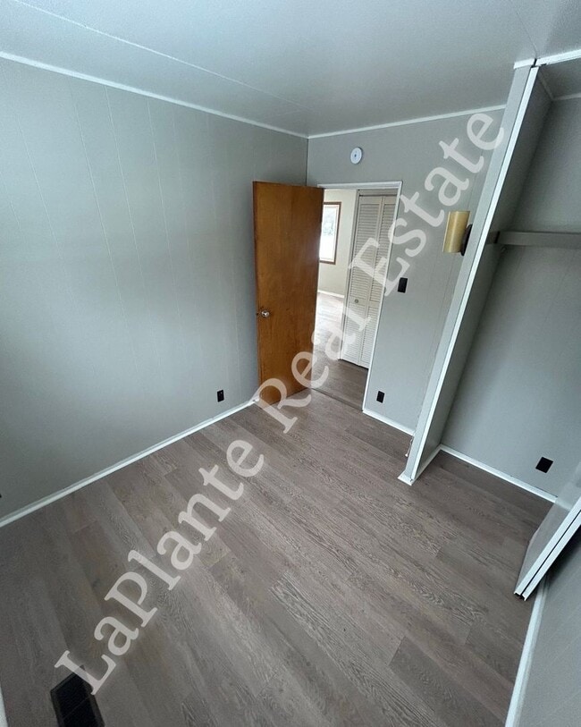 Building Photo - Freshly Updated 3-Bedroom Home Near UT