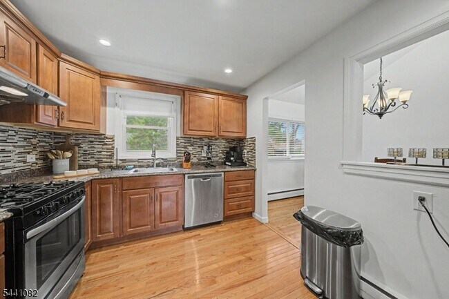 Building Photo - 23 Distler Ave