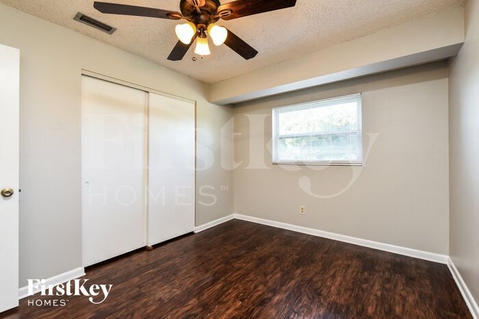 Building Photo - 18150 Adams Cir