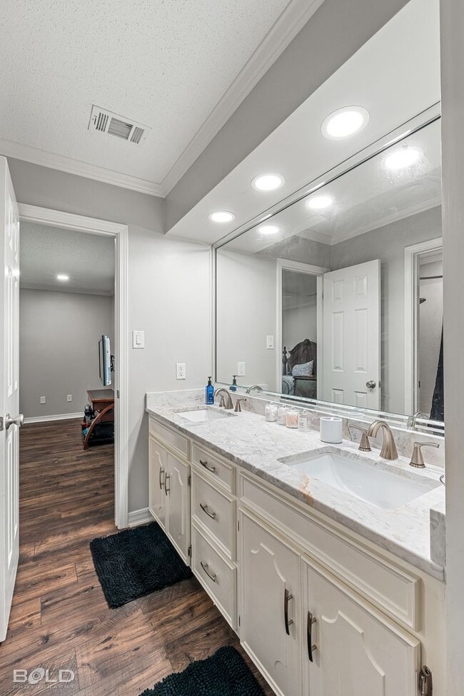 Building Photo - 4 Bedroom 3.5 bath in Greenacres