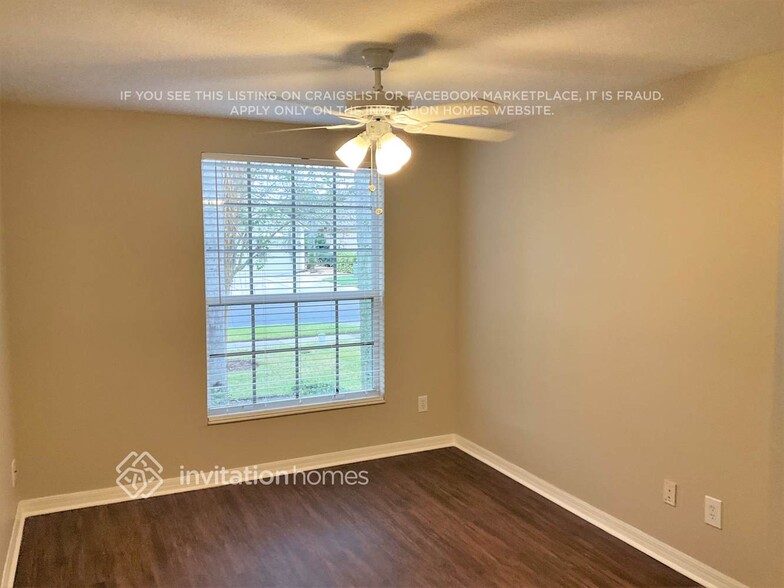 Building Photo - 26811 Shoregrass Dr