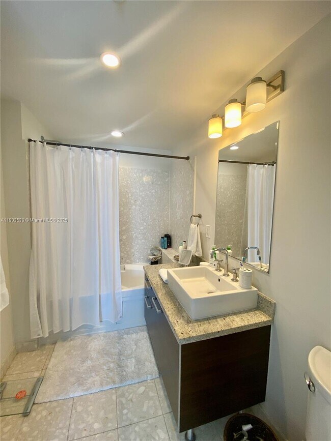 Building Photo - 185 SW 7th St