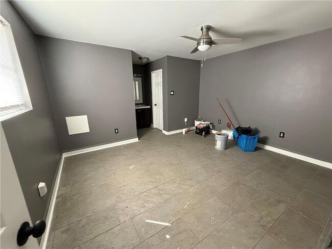 Building Photo - 2925 Daniel Dr