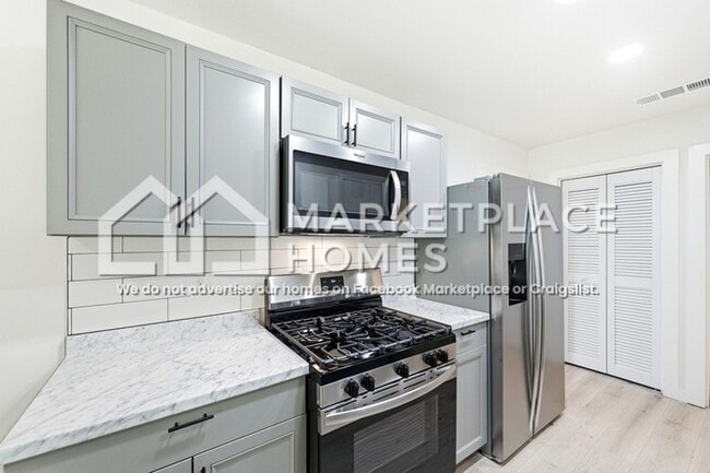 Building Photo - 4605 Brassiewood Dr