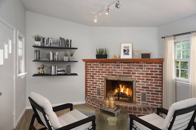 Fireplace - 121 Francis Ave