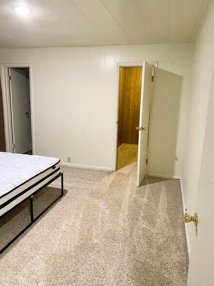 Building Photo - 244 S 100 W