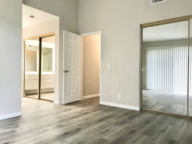 Building Photo - 28582 La Cumbre