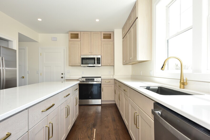 Kitchen Range and Sink - 104 E Prospect St