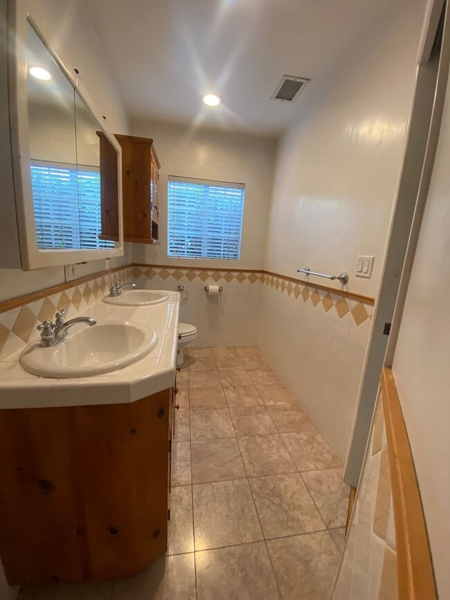 Building Photo - Charming Home in Covina