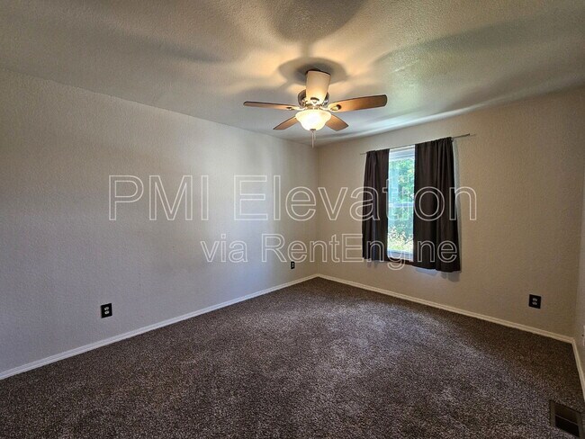 Building Photo - 4132 S Richfield Way
