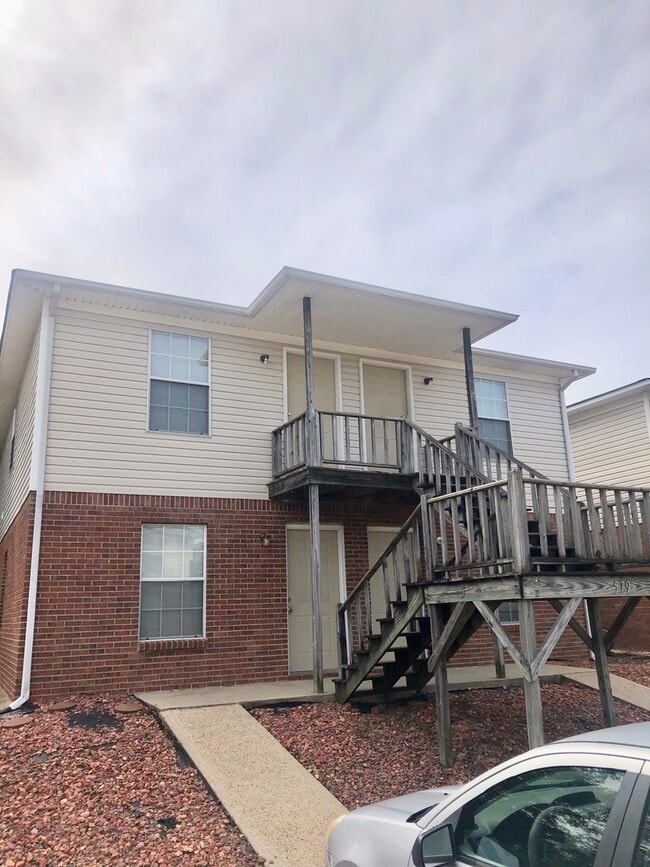 Building Photo - GS-585 Dexter Dr