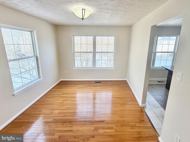 Building Photo - 5026 Dorchester Cir