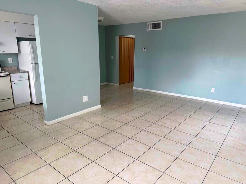 Building Photo - 3701 SW 59th Terrace